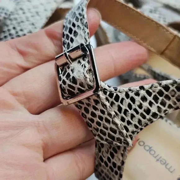 metropolitan view heels - Picture 9 of 12